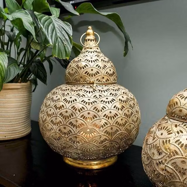 Madison & Mayfair Large Gold Lantern with Intricate Detailing, W/D/H: 33 x 44 x 33 cm – 1