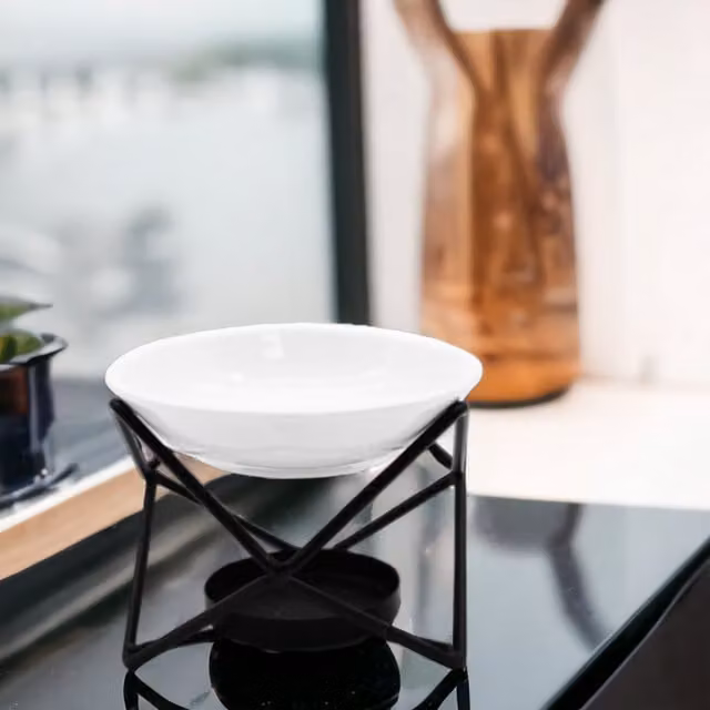 KDMK Hexagonal Ceramic and Metal Tealight Oil Burner in Black