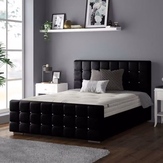 IH Design Chesterfield Upholstered Velvet Bed Frame in Black, W: 180 cm, D: 200 cm