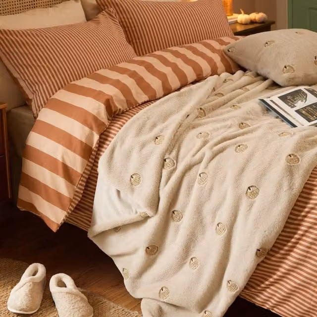 Furn Autumn Embroidered Faux Fur Throw in Beige, W: 130 cm, L: 180 cm