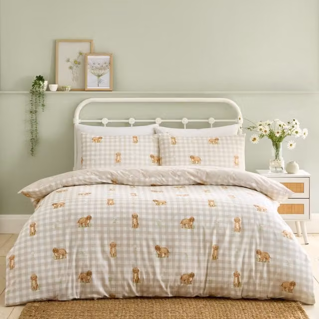 Divante Daisy Doodle Reversible Floral Duvet Set in Beige