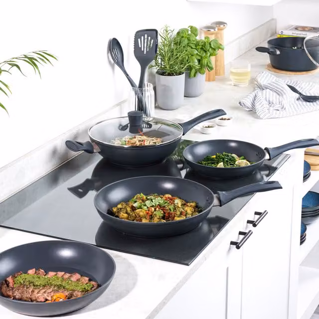 Salter Marino Non-Stick Aluminium Frying Pan, Black, 28 cm