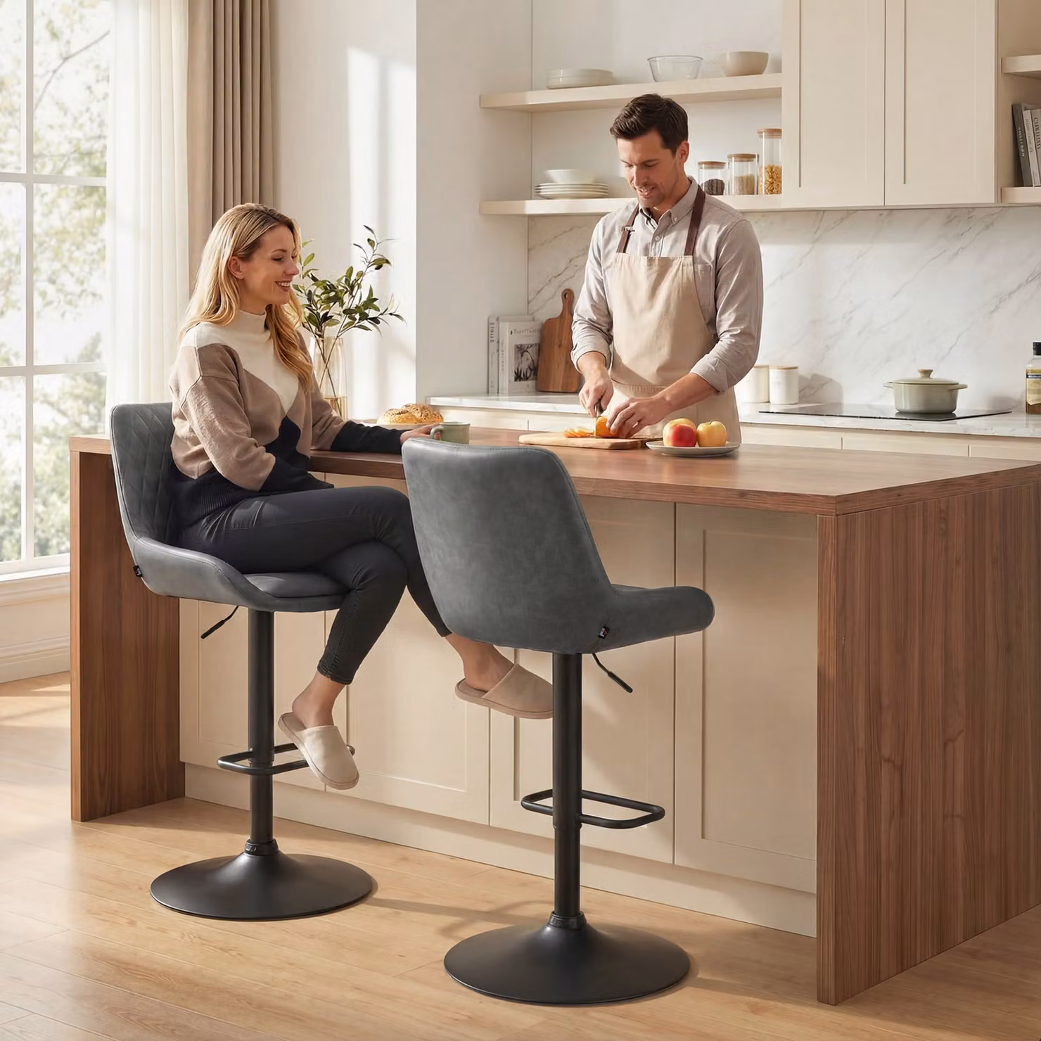 HOMCOM Set of 2 Retro Swivel Bar Stools in Grey Synthetic Leather with Metal Base – 2