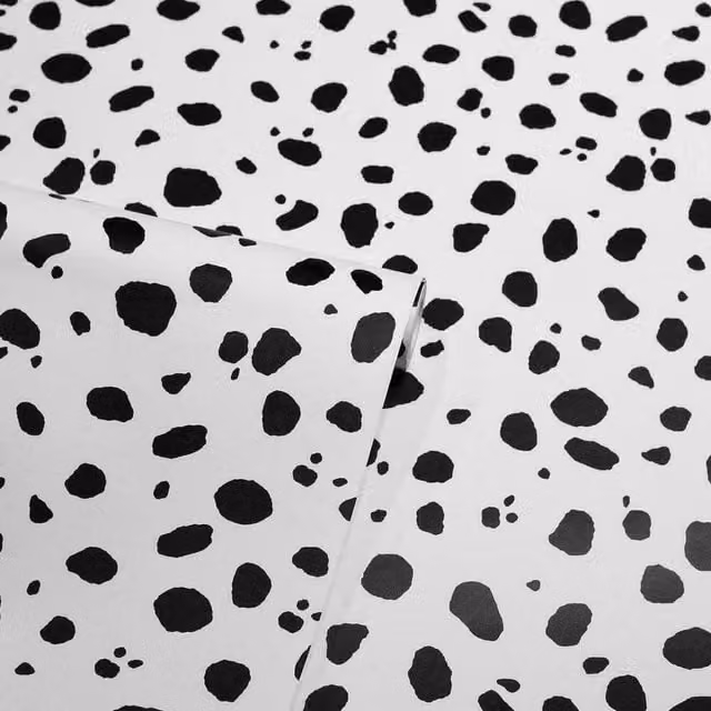 Arthouse Dalmatian Spots Dotted Matt Wallpaper in White and Black