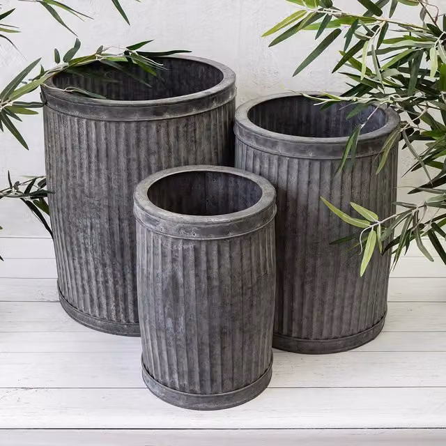 Annibells Grey Galvanised Metal Round Ribbed Ornamental Planter Tub