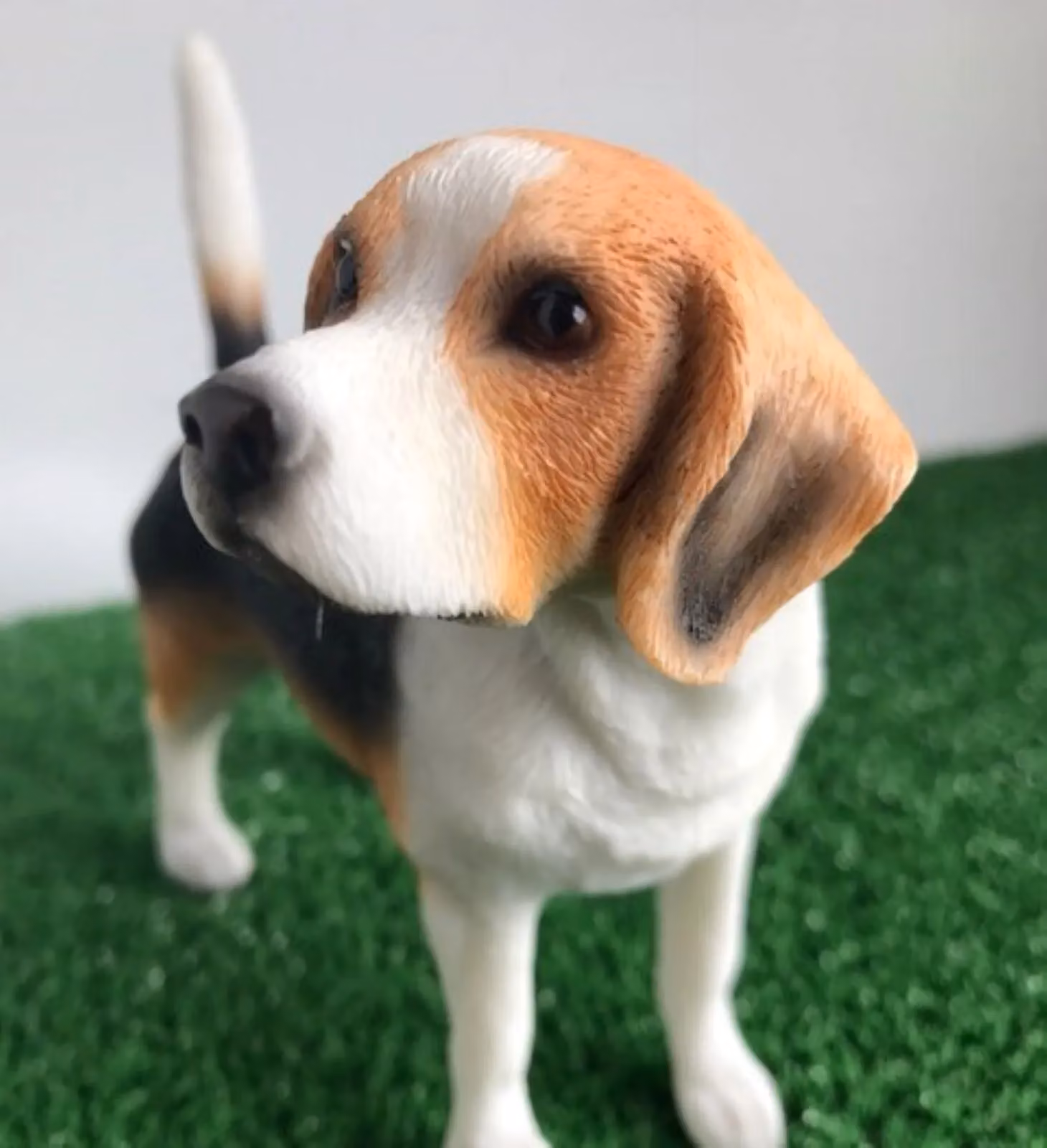 Leonardo Animal Crackers Beagle Figurine, Multicolour Plastic Tabletop Ornament – 3