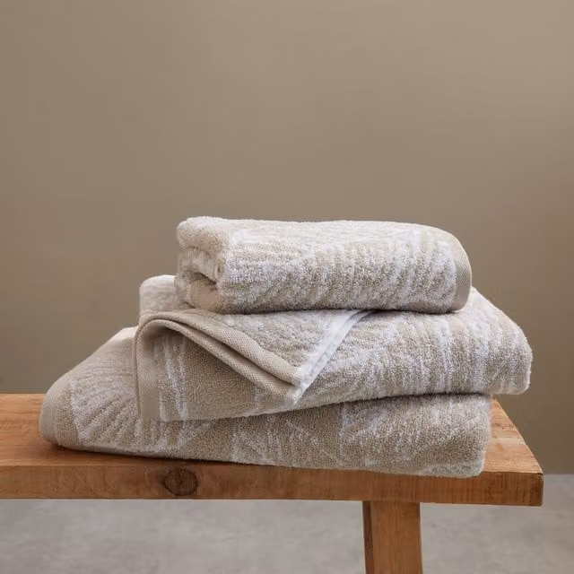 Fusion Matteo Luxury 100% Cotton Floral Jacquard Towel in Beige – 1