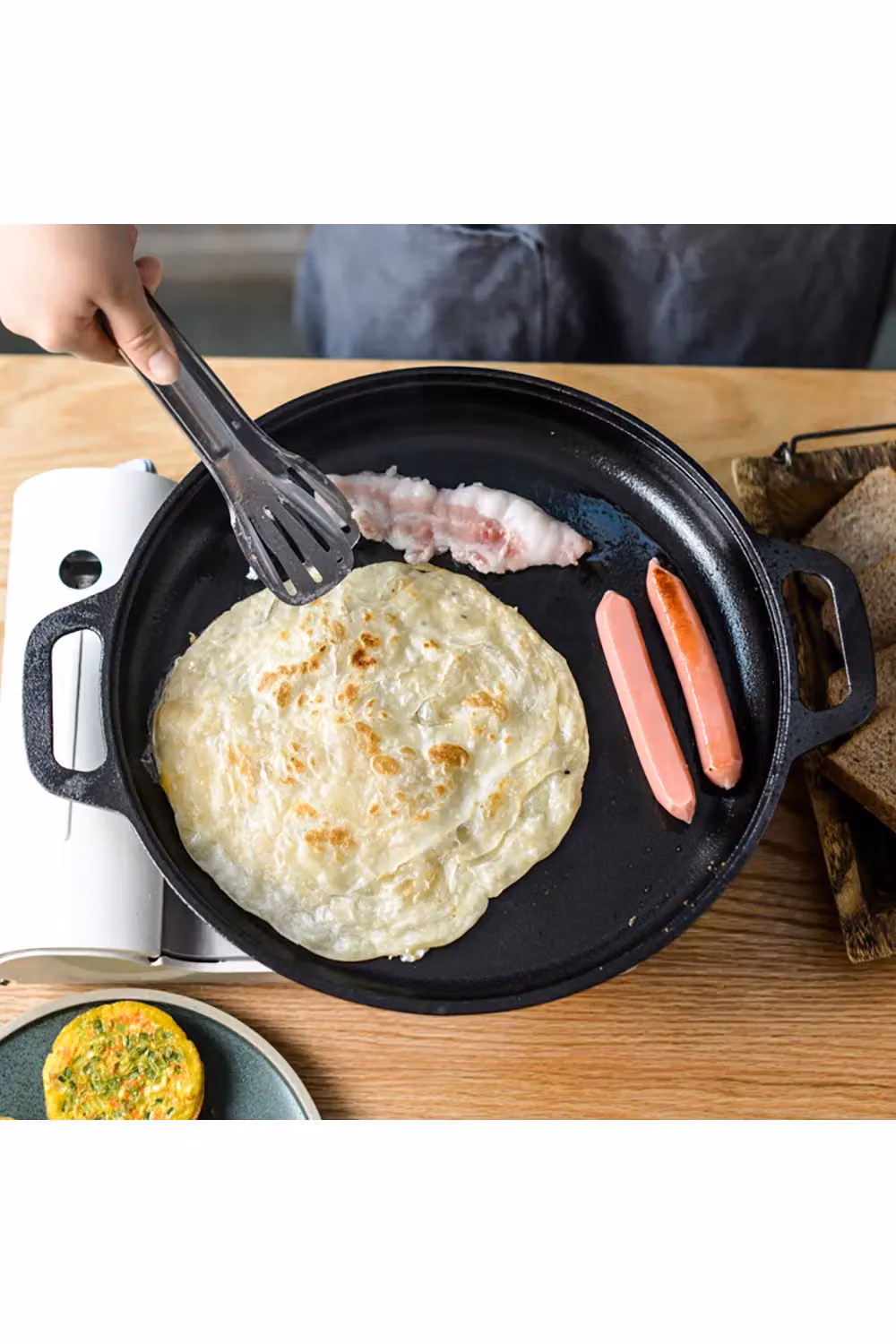 Living and Home Pre-Seasoned Round 2-Handle Cast Iron Grill Pan in Black, Diameter: 35 cm – 3