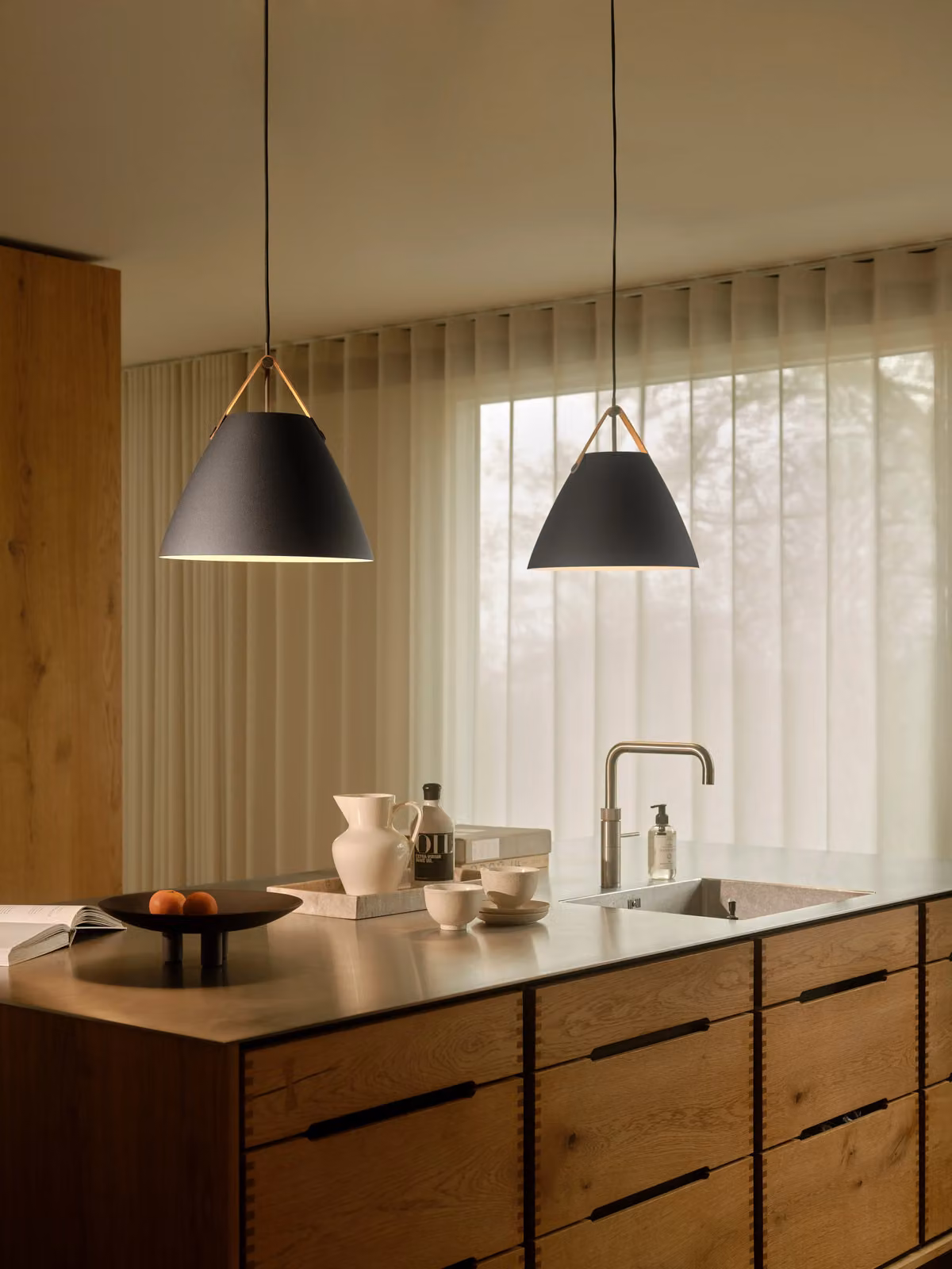 Nordlux Strap Industrial Pendant Light in Black Metal with E27 Socket, Diameter: 36 cm – 2