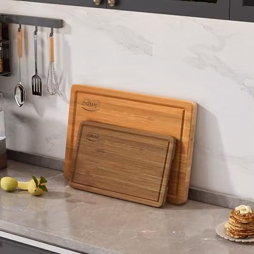 Simpa Set of 2 Pre-Oiled Reversible Bamboo Chopping Boards in Beige, Rectangular with Groove, W: 40 cm x D: 28 cm and W: 33 cm x D: 23 cm – 2