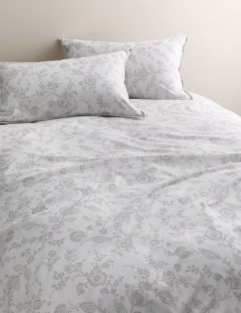 M&S Cotton Rich Trailing Floral Bedding Set in Natural Mix, W: 180 cm, H: 200 cm