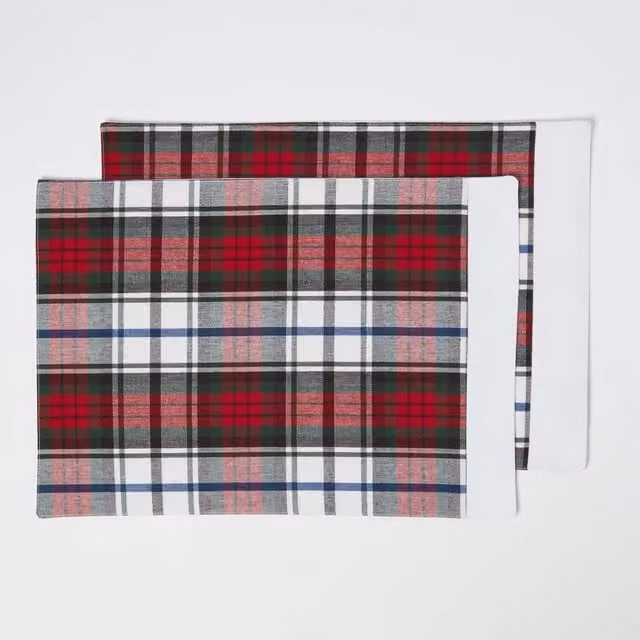 Homescapes Pack of 2 Checked Cotton Christmas Placemats in Red and Multicolour