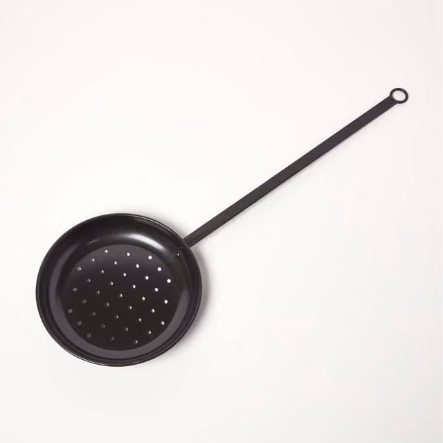 Homescapes Uncoated Black Cast Iron and Carbon Steel Frying Pan