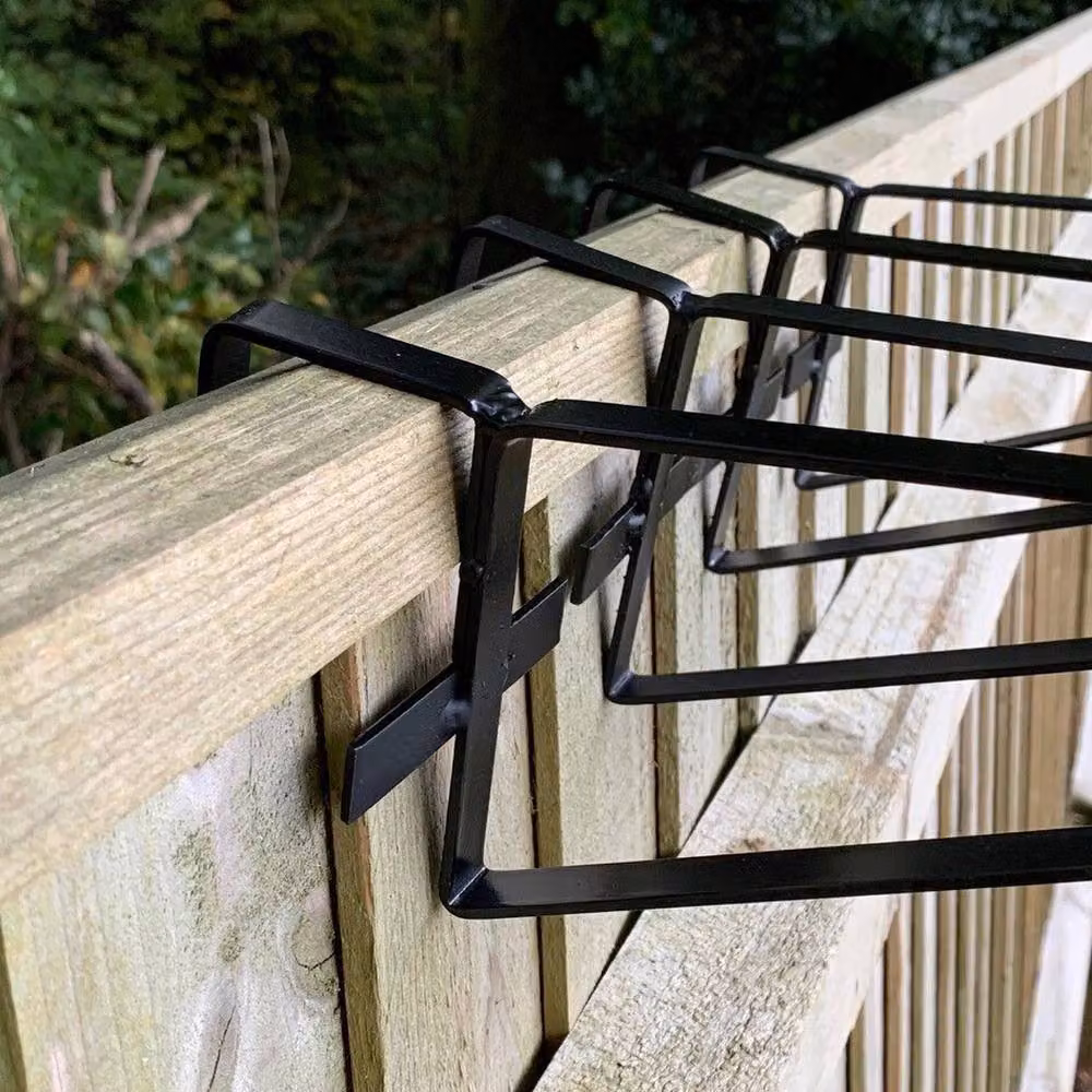 VOGREX 2 Pack Black Metal Hanging Basket Brackets for Wooden Garden Fences – 2