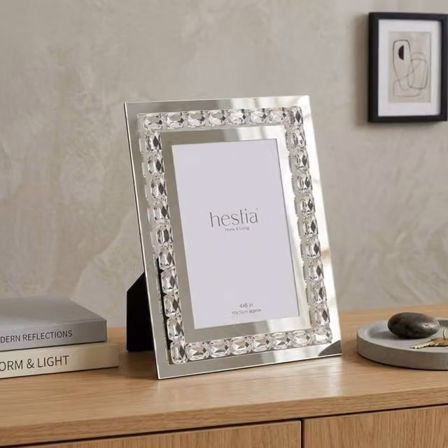 Garden Greatness Evie Crystal Rectangular Single Photo Frame in Silver, W/H: 22 x 10 cm