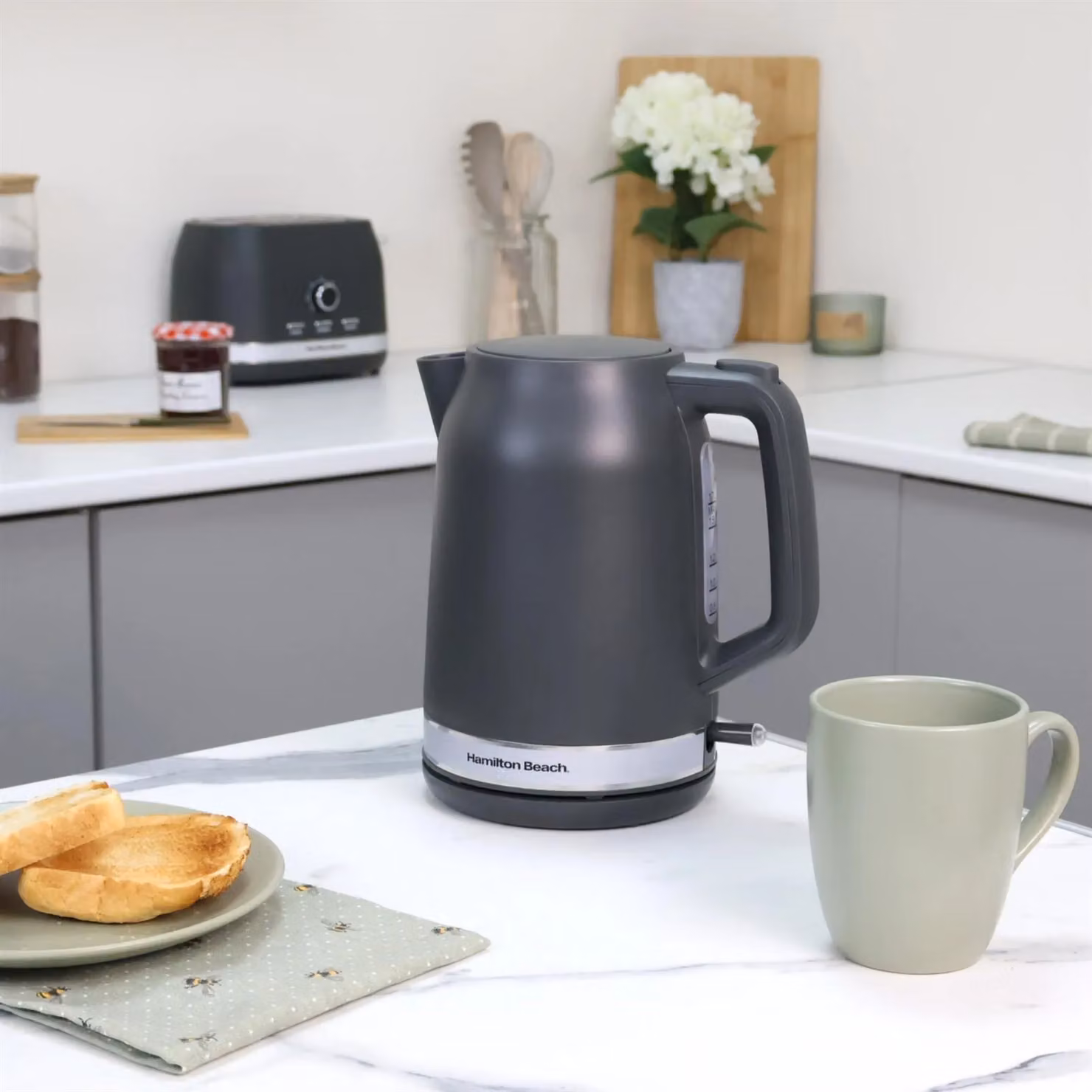 Hamilton Beach Ella Kettle and Toaster Set in Charcoal Grey – 2