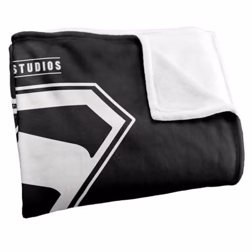 Warner Bros. Supergirl 2026 White Shield Super Soft Fleece Throw Blanket, Multicolour, W: 91 cm, D: 147 cm – 2