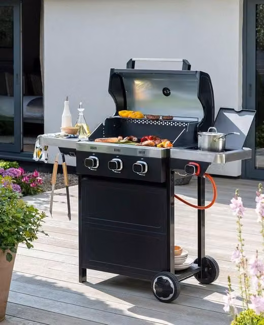 Norfolk Grills Vista 300 Gas Barbeque with Side Burner, Warming Rack and Thermometer in Black – 1