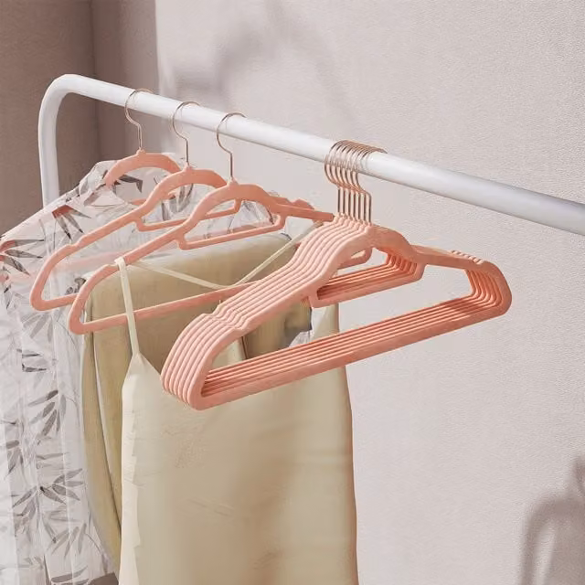 SONGMICS Non-slip Velvet Clothes Hangers with Tie Bar and Swivel Hook, Pink and Gold, Pack of 30