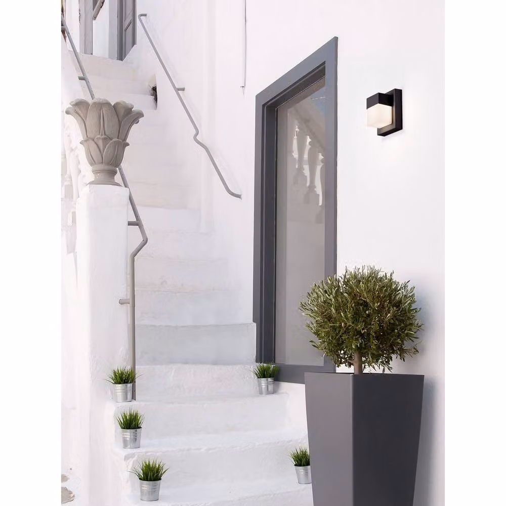 Nova Luce Leto Modern Outdoor LED Wall Lamp in Black with 1208lm and 3000K Warm White Light – 2