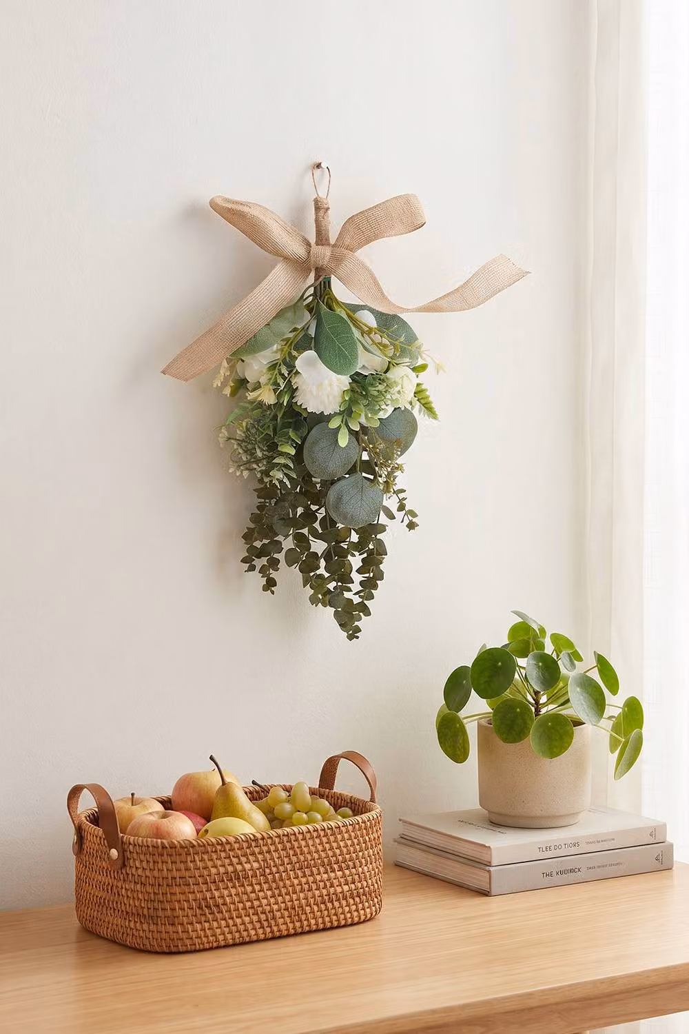 Living and Home White Artificial Teardrop Floral Wreath Swag – 2