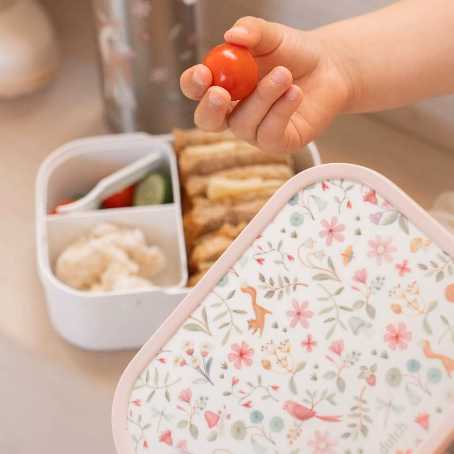 Little Dutch Campus Lunch Box Fairy Wonders in White, Pink and Multicolour with Cutlery and Dividers – 3