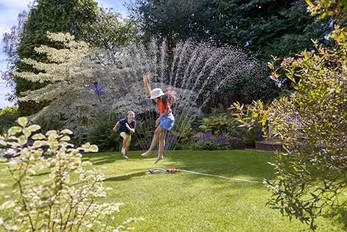 Hozelock Rectangular Oscillating Sprinkler Plus with 16 Jets and Flow Control in Grey and Yellow, 220 m² Coverage – 2