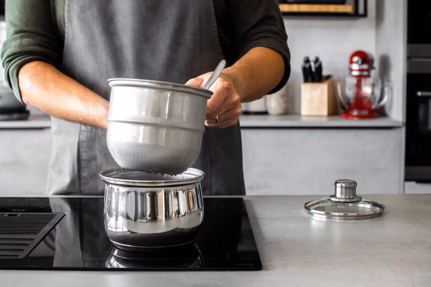 KitchenCraft Stainless Steel Porringer with Glass Lid in Grey – 4