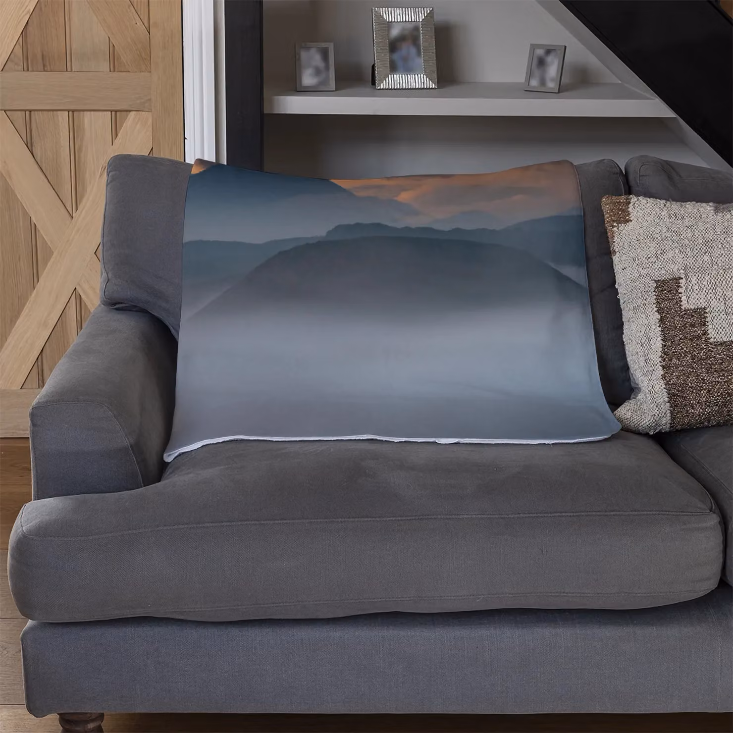 Benjamin Tate Design Bromo In Morning Time Fleece Blanket in Grey and Beige, W/D/H: 120 x 150 cm – 2
