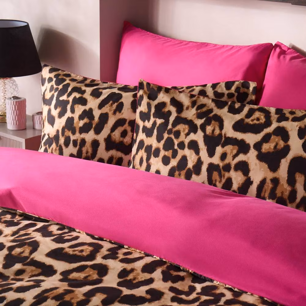 OHS Leopard Graphic Reversible Microfibre Duvet Cover and Pillowcase Set, Multicolour, 140 x 200 cm – 3