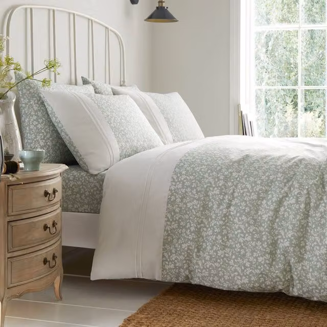 Dreams & Drapes Tess Floral Ditsy Leaf Print Easy Care Duvet Cover Set, Green, W: 140 cm, H: 200 cm