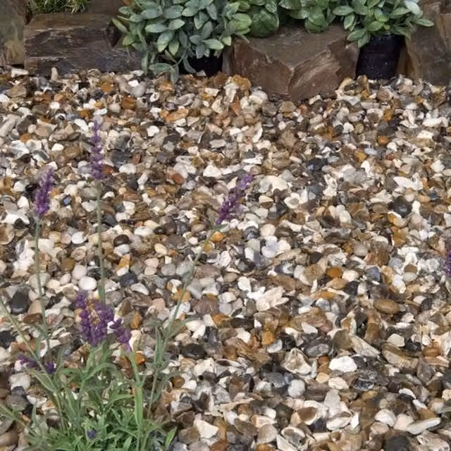 Bowland Stone Moonstone Decorative Gravel Bulk Bag 750kg in Brown, Grey and White