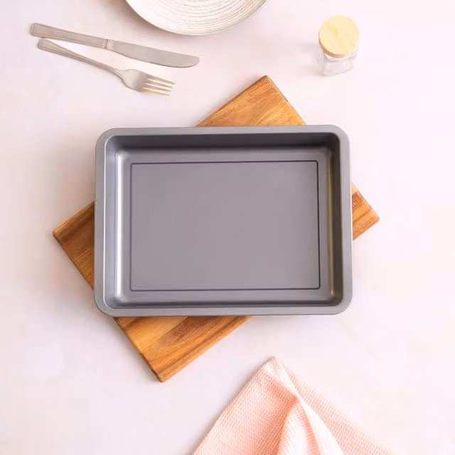 Betterware Essentials Non-Stick Rectangular Deep Tray in Silver, Carbon Steel, Dishwasher Safe – 1