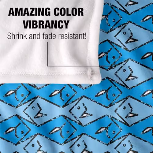 JQ Licensing Blue Zip Fishing Pattern Super Soft Silky Touch Fleece Throw Blanket, W/D/H: 91 x 147 cm – 3