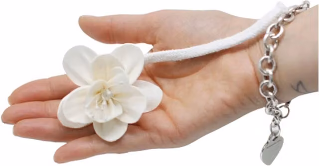 KDMK Natural Hanging Diffuser Flowers Small Lily on String in Beige, White and Silver