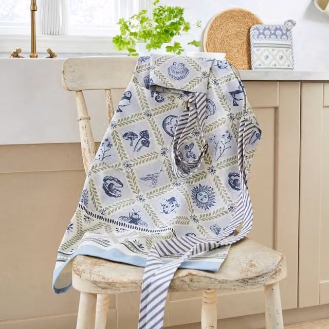 Ulster Weavers Coastal Treasures Cotton Apron in Blue and Green – 1