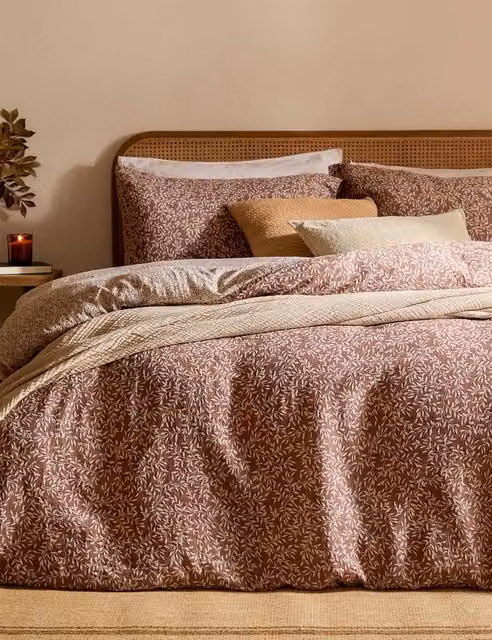 YARD Perrie Leaf Pure Cotton Muslin Bedding Set Burgundy Mix W/D/H: 90 x 190 cm