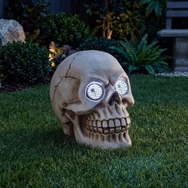 Garden Greatness Spooky Blinkin' Skull LED Ornament, White and Multicolour Plastic Tabletop Decoration