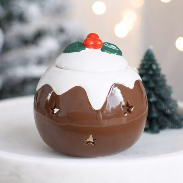 Garden Greatness Christmas Pudding Ceramic Oil Wax Burner in Brown and Red