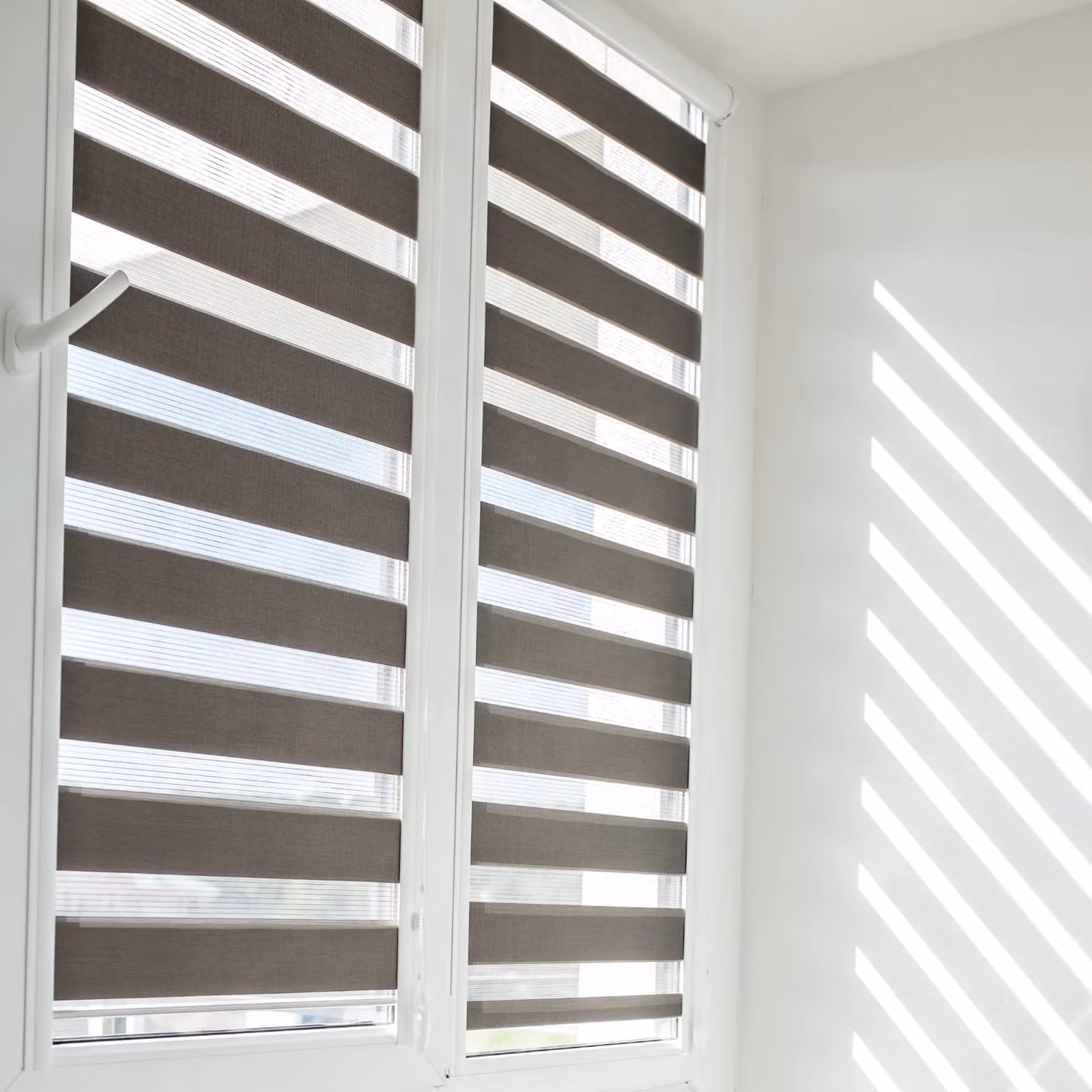 Furnished Zebra Striped Day and Night Roller Blind in White, Width: 60 cm, Drop: 165 cm – 3