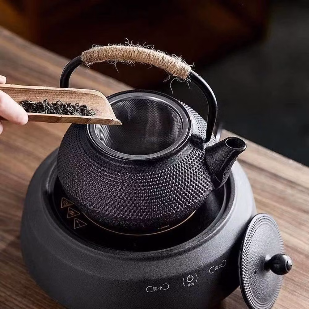 NESTLUNE Black Cast Iron Stovetop Tetsubin Teapot with Infuser, 0.9 l – 3