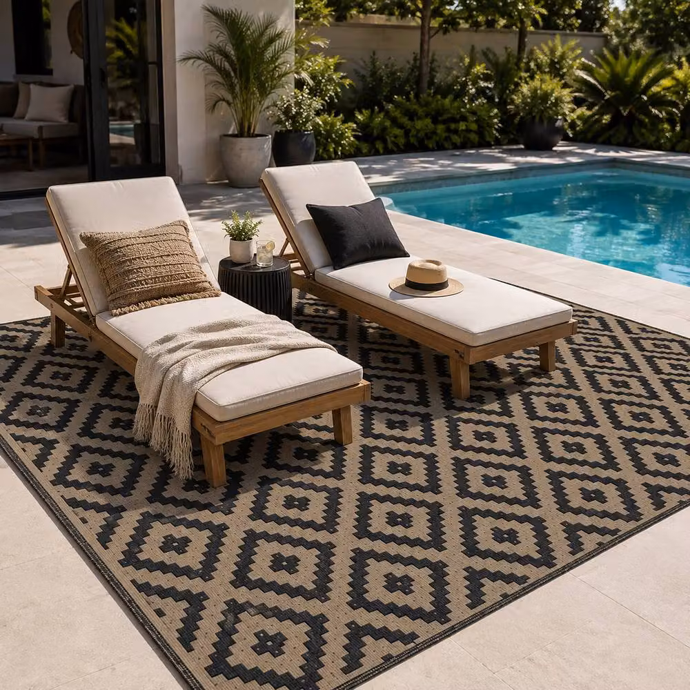 Simpa Geometric Outdoor Reversible UV Resistant Woven Rug in Black, W: 90 cm, L: 180 cm – 2
