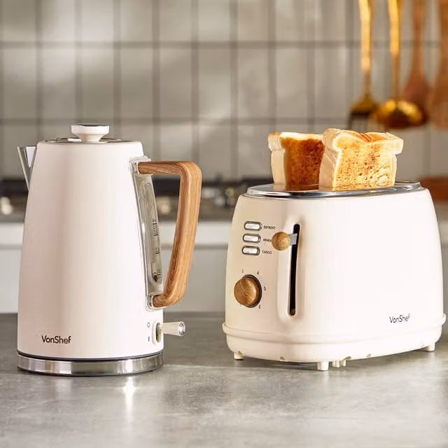 VonShef Fika Kettle and 2 Slice Toaster Set in Beige Plastic