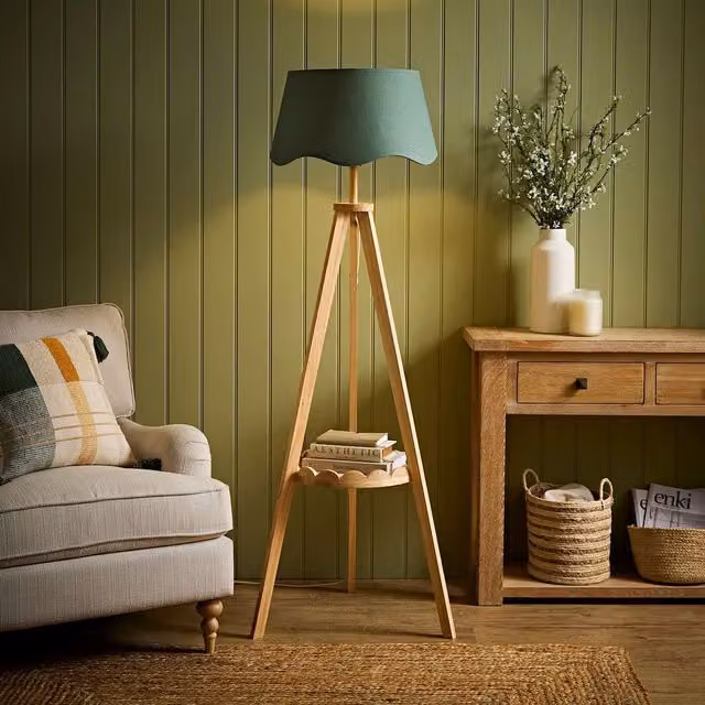 ValueLights Morrigan Wood Tripod Floor Lamp with Green Fabric Scallop Shade and Bulb Included