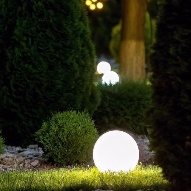 Wyld and Coco White Outdoor LED Ball Lamp, 38 cm Diameter, IP67 Waterproof, Rechargeable with Remote Control