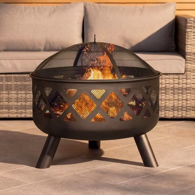 Charles Bentley Round Black Steel Fire Pit with Lattice Design and Mesh Cover, W: 61 cm, D: 58 cm – 1