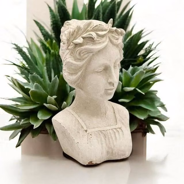Minster Classic Bust Ornament in Beige, W: 14 cm, D: 17 cm, H: 27 cm – 1