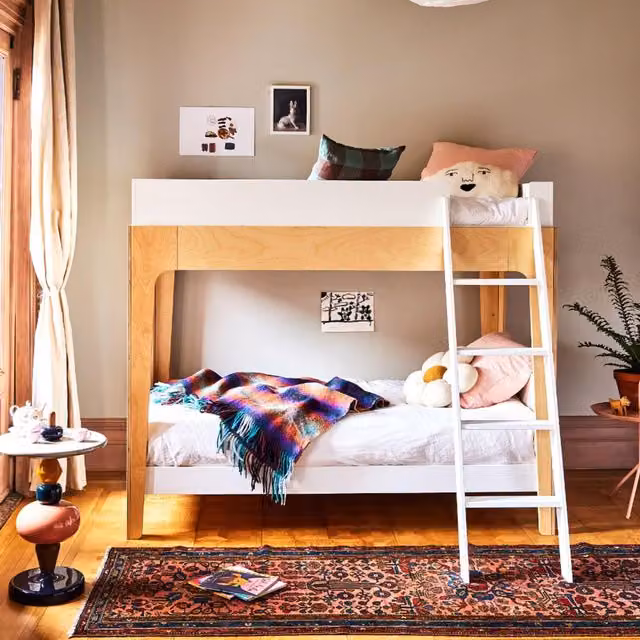 Oeuf NYC Perch Bunk Bed in White and Birch, W/D/H: 200 x 90 x 163.5 cm – 1