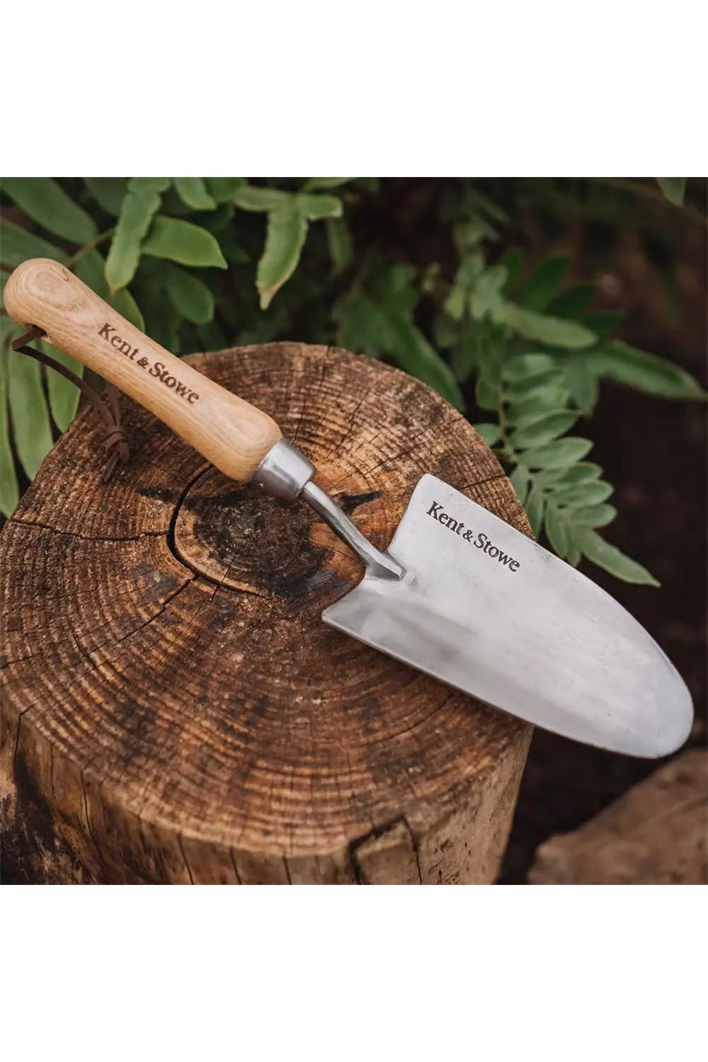 Kent & Stowe Stainless Steel Hand Trowel with Bent Shaft in Silver or Beige – 3