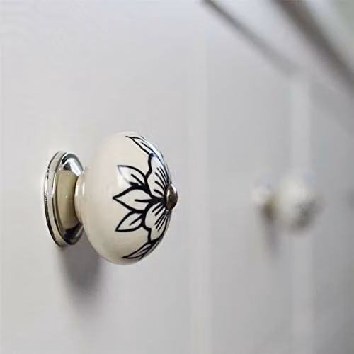 Nicola Spring Ceramic Cabinet Knob in Black and White – 2